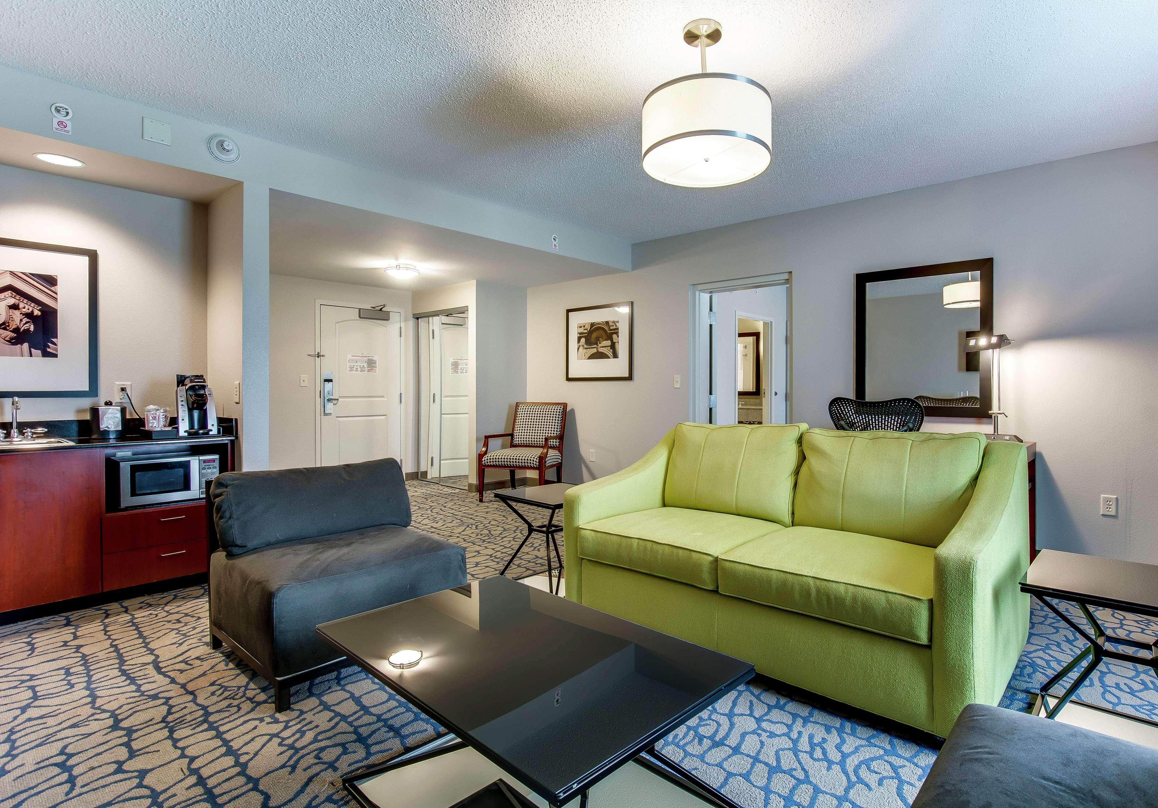 Hilton Garden Inn Louisville-Northeast Exterior foto