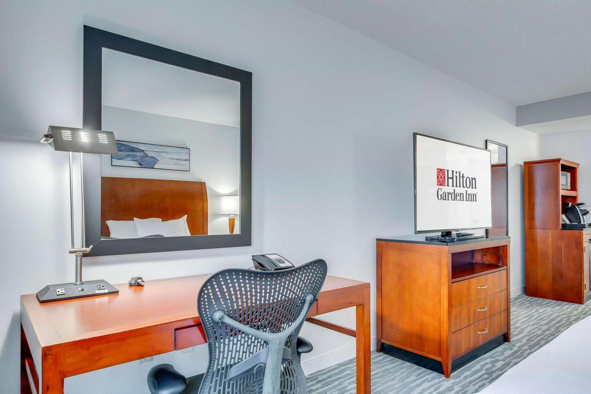 Hilton Garden Inn Louisville-Northeast Exterior foto